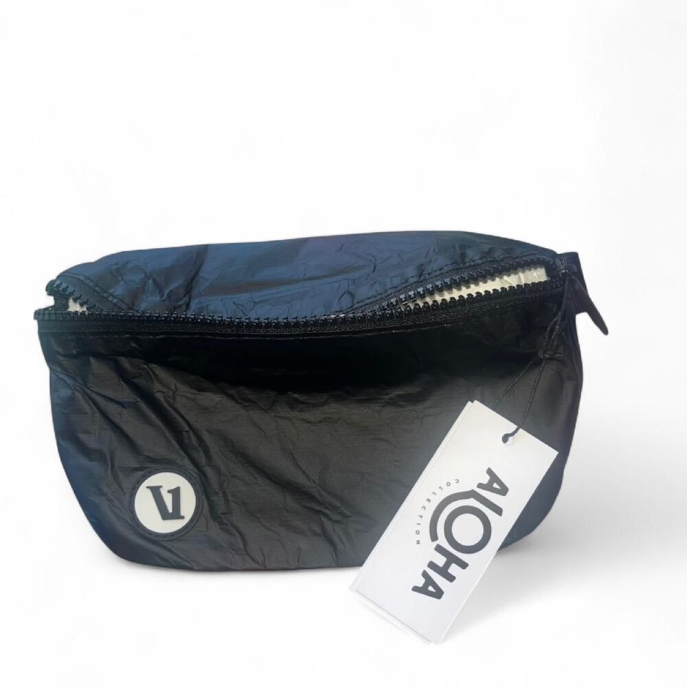 Vuori Women's Black Aloha Mini Belt Bag